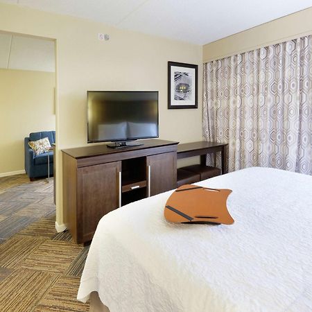 Hampton Inn Green Bay Downtown Exteriör bild