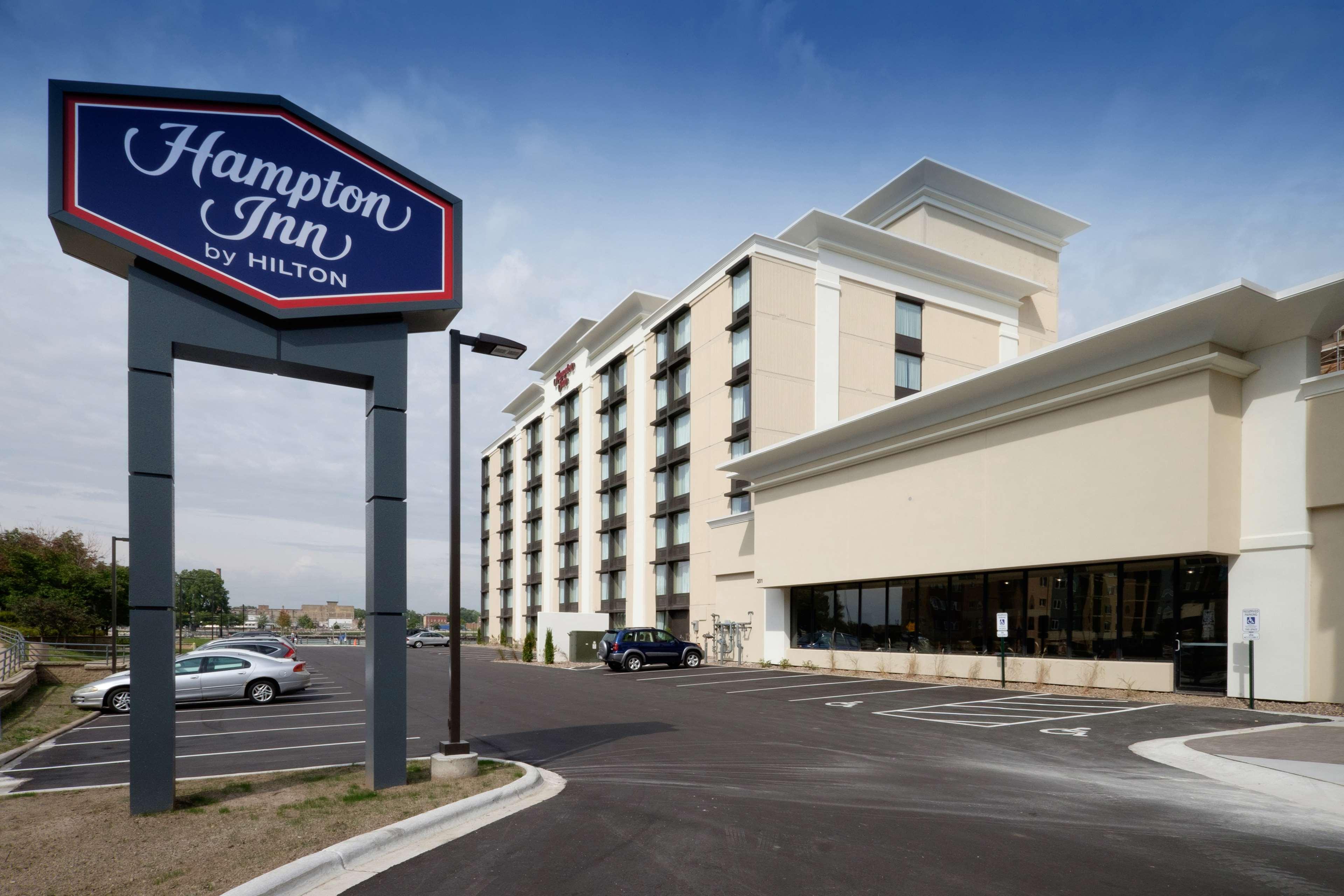 Hampton Inn Green Bay Downtown Exteriör bild