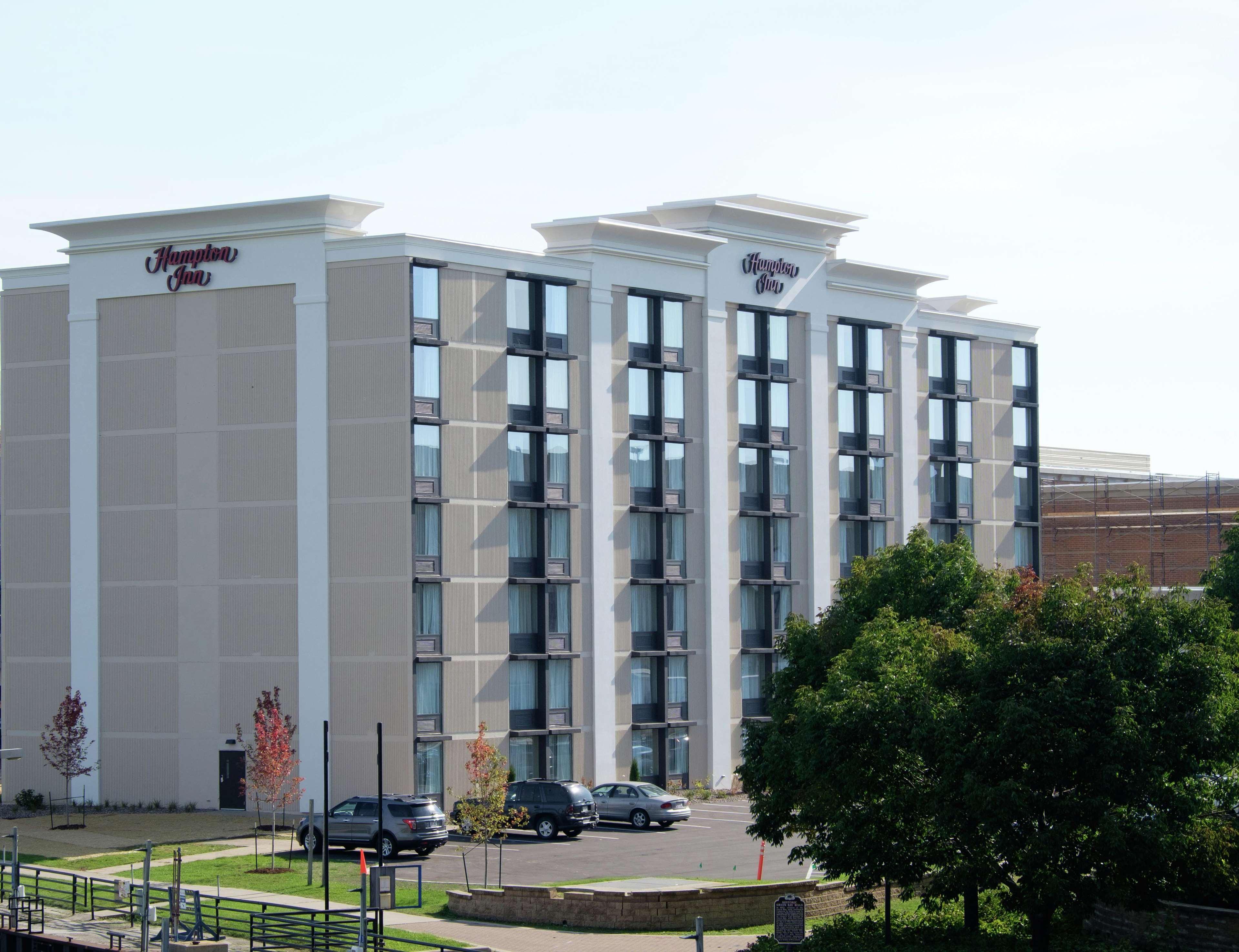 Hampton Inn Green Bay Downtown Exteriör bild