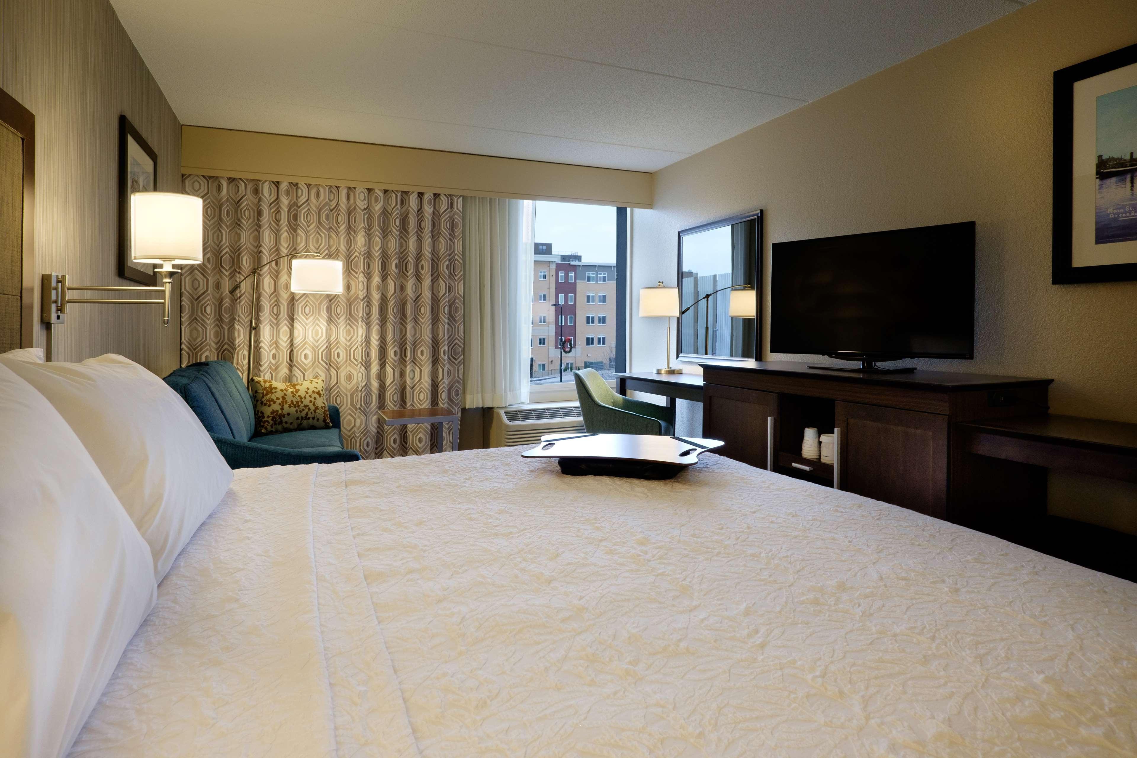 Hampton Inn Green Bay Downtown Exteriör bild